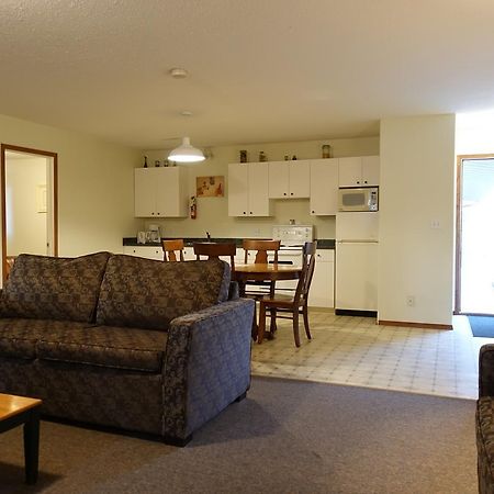 Armada Inn Motel Unity Екстер'єр фото